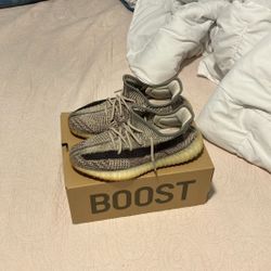 Yeezy 350 V2 Zyon Size 8.5