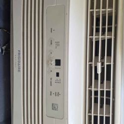 Frigidaire Air Conditioner  6btus 