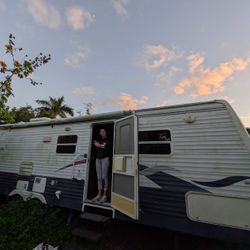 Camper $5,900 OBO - Pilgrim 290BH-SS