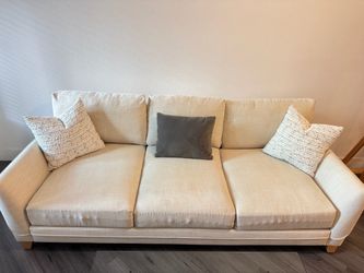 Moving Sale – Like-New Furniture Pieces | Excellent Condition, Great Prices!
