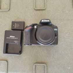 Nikon D3200 Body only with OEM charger and Battery