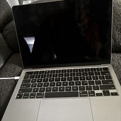 MACBOOK  AirM3 2023