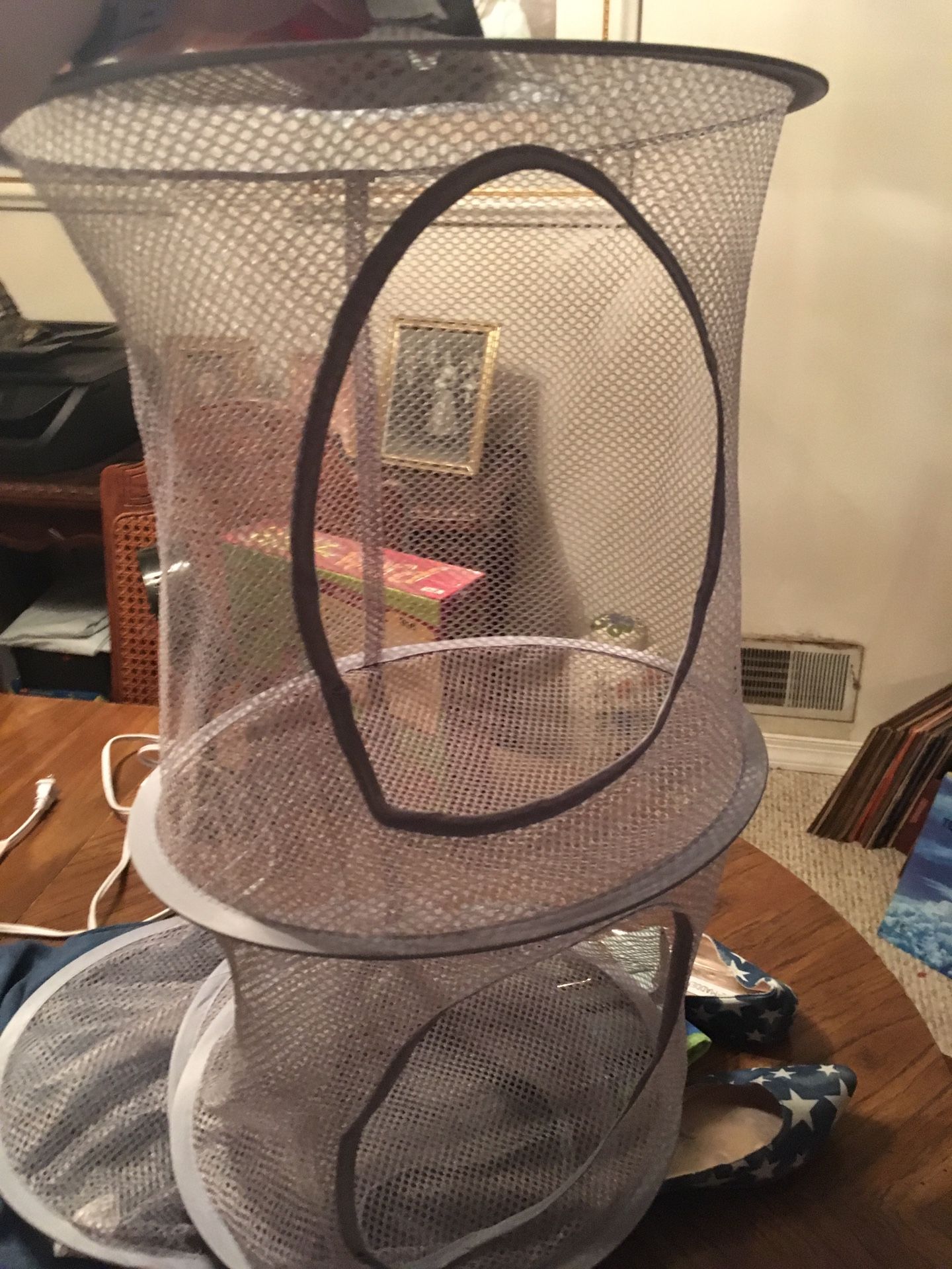 Mesh stuffed animal holder