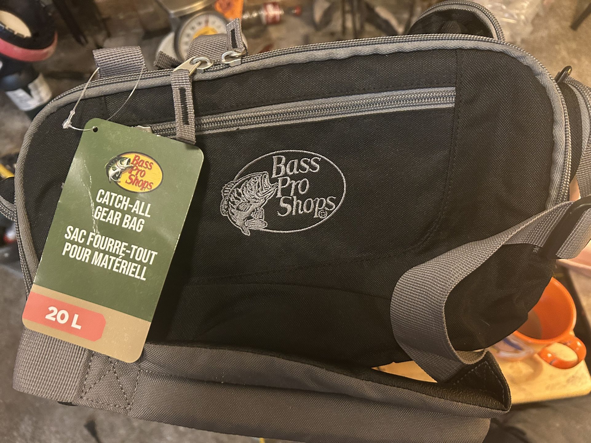 Bass Pro Shop Catch All Bag 20L .