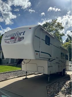 30 FT 5 Wheel camper