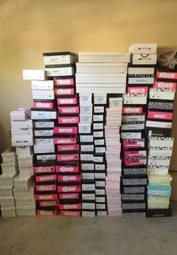 selling 130+ boxes of women shoes for $450 potential profit of $1400+