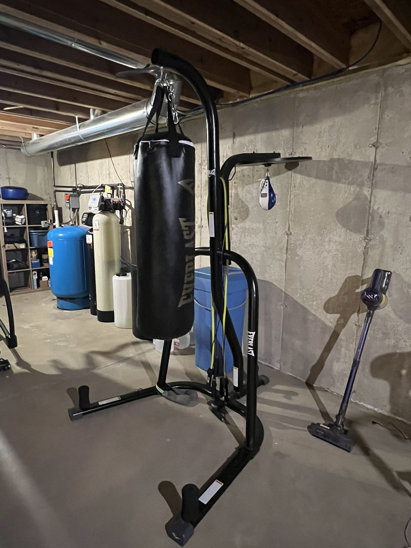 Everlast boxing Stand W Bag