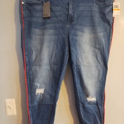 SEVEN 7 MID-RISE ANKLE SKINNY JEANS... CHECK OUT MY PAGE FOR MORE ITEMS