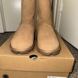 Women’s Ugg New In Box 9