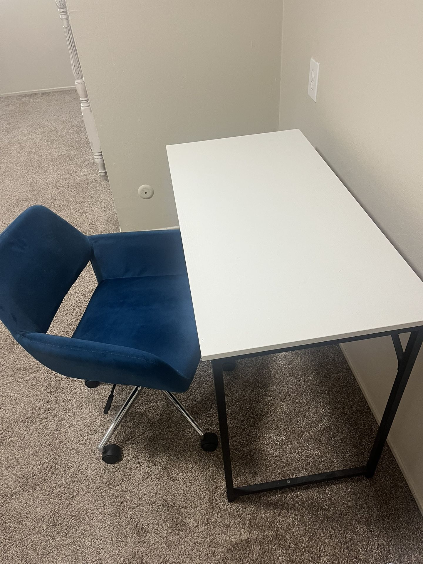 Desk and chair !