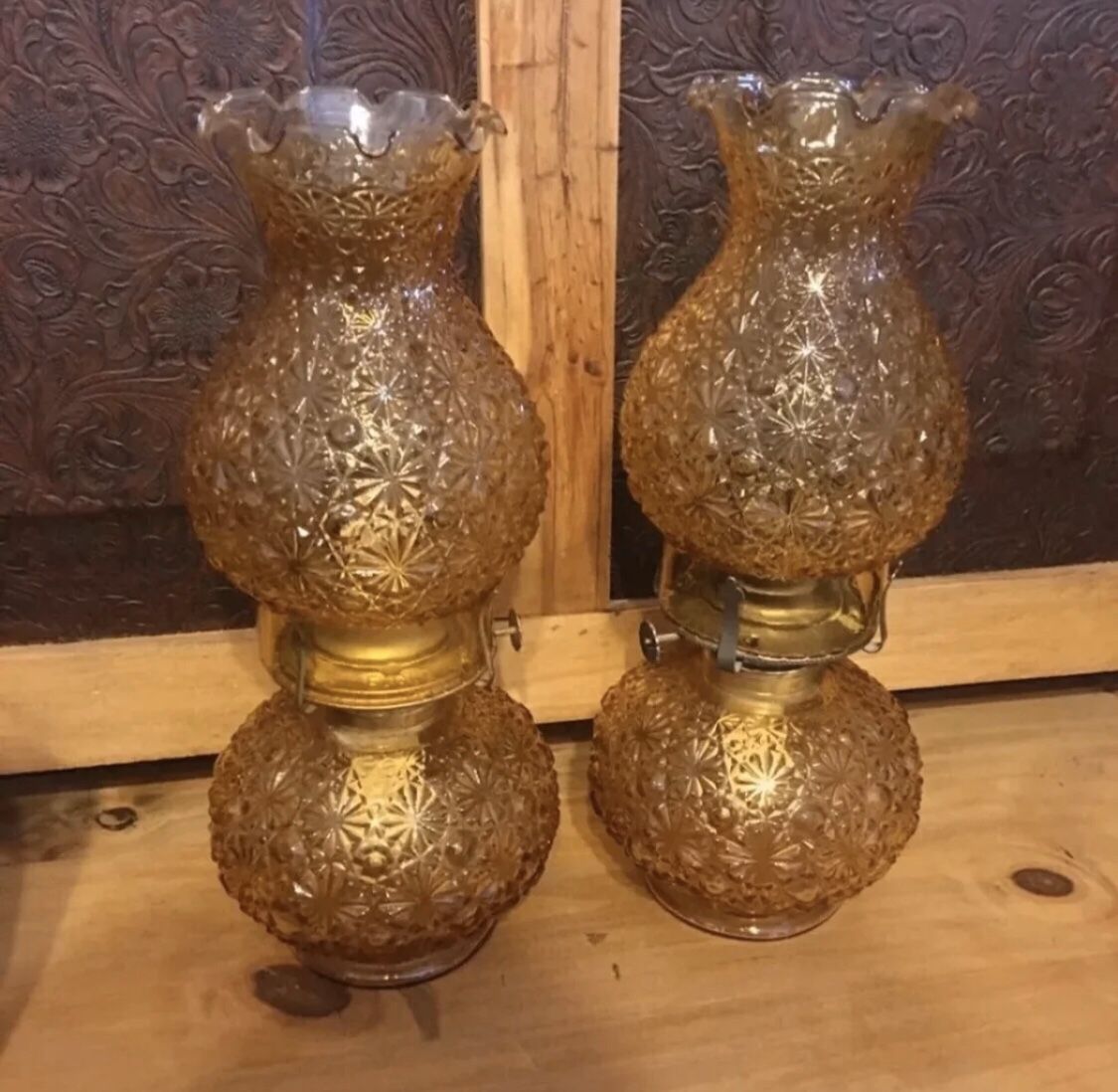 Antique 1950s Eagle P&A oil lamp set