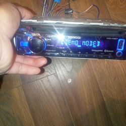 Esterio De Carro En Buen Estado