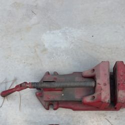 Cardinal Bench Vise