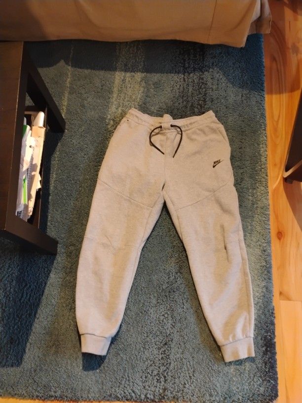 OG Nike Tech Fleece Joggers Size US L