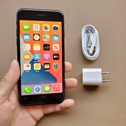 iPhone 7 - UNLOCKED - Like New  