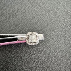 10 WG OS Diamond Ring 