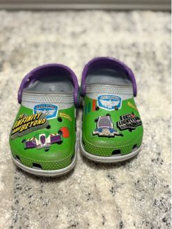 Toddler crocs size 7