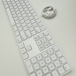 Apple Magic Keyboard 2 W/Numeric Keypad! Charger Included Retail $169 Plus Tax Asking $100