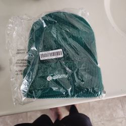 SUPREME BEANIE (GREEN)
