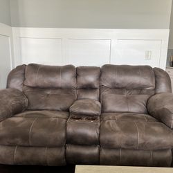 Move Out Sale : Brown Electric Recliner 