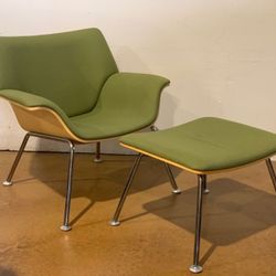 Swoop plywood store lounge chair