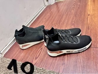 Women’s shoes size 10 in good condition 25$ for each