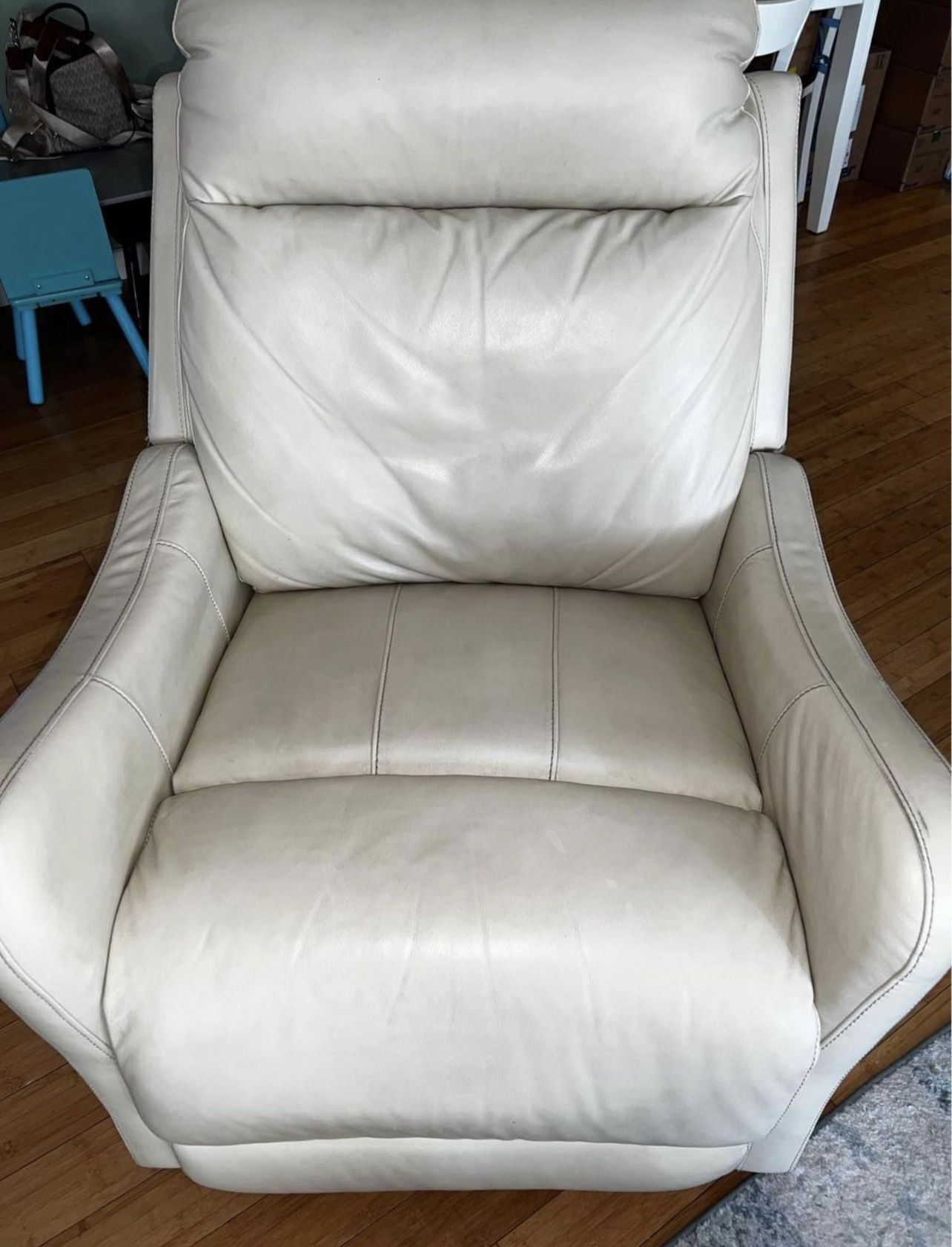 La Z Boy Power Recliner For Sale In Spanaway Wa Offerup 6856