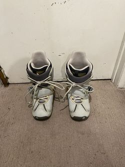 Women’s Burton Snowboard Boots - Size 7
