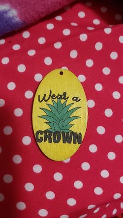 Yellow pineapple pendant