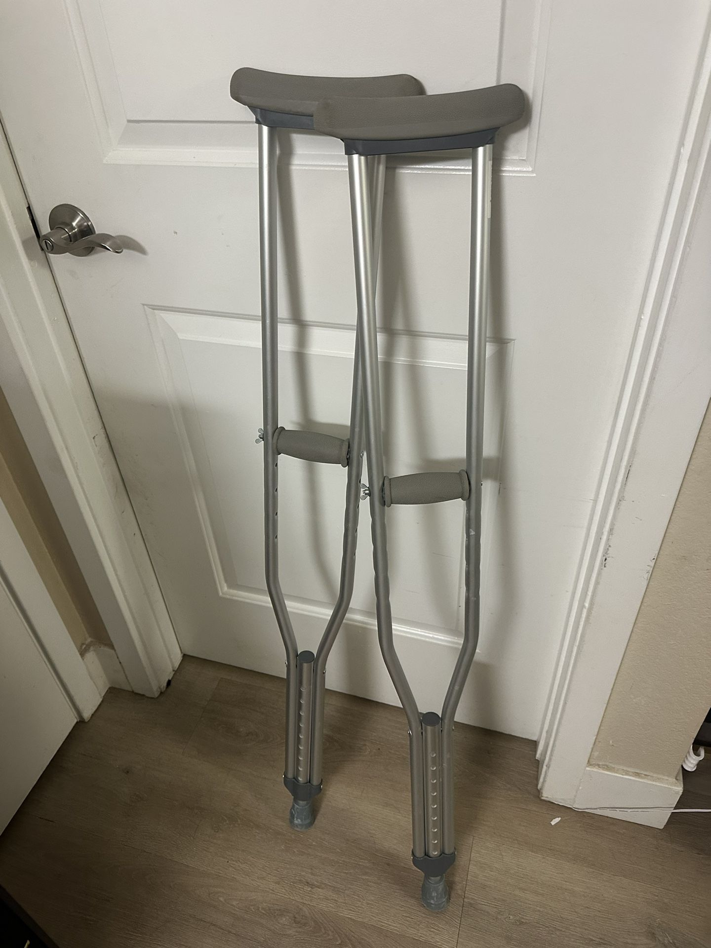 Metal Arm Crutches