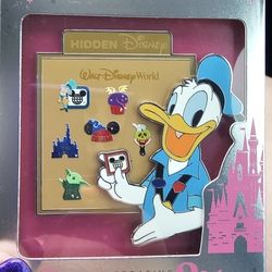 2025 DISNEY DONALD HIDDEN JUMBO LR PIN
