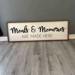 Farmhouse Kitchen Wall Sign – “Meals & Memories Are Made Here”