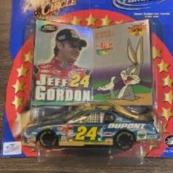 JEFF GORDON 2001 LOONEY TUNES BUGS BUNNY DUPONT 1/43 WINNERS CIRCLE DIECAST CAR