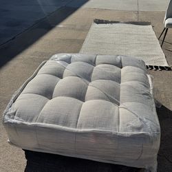 Love seat/ottomon 10x 10