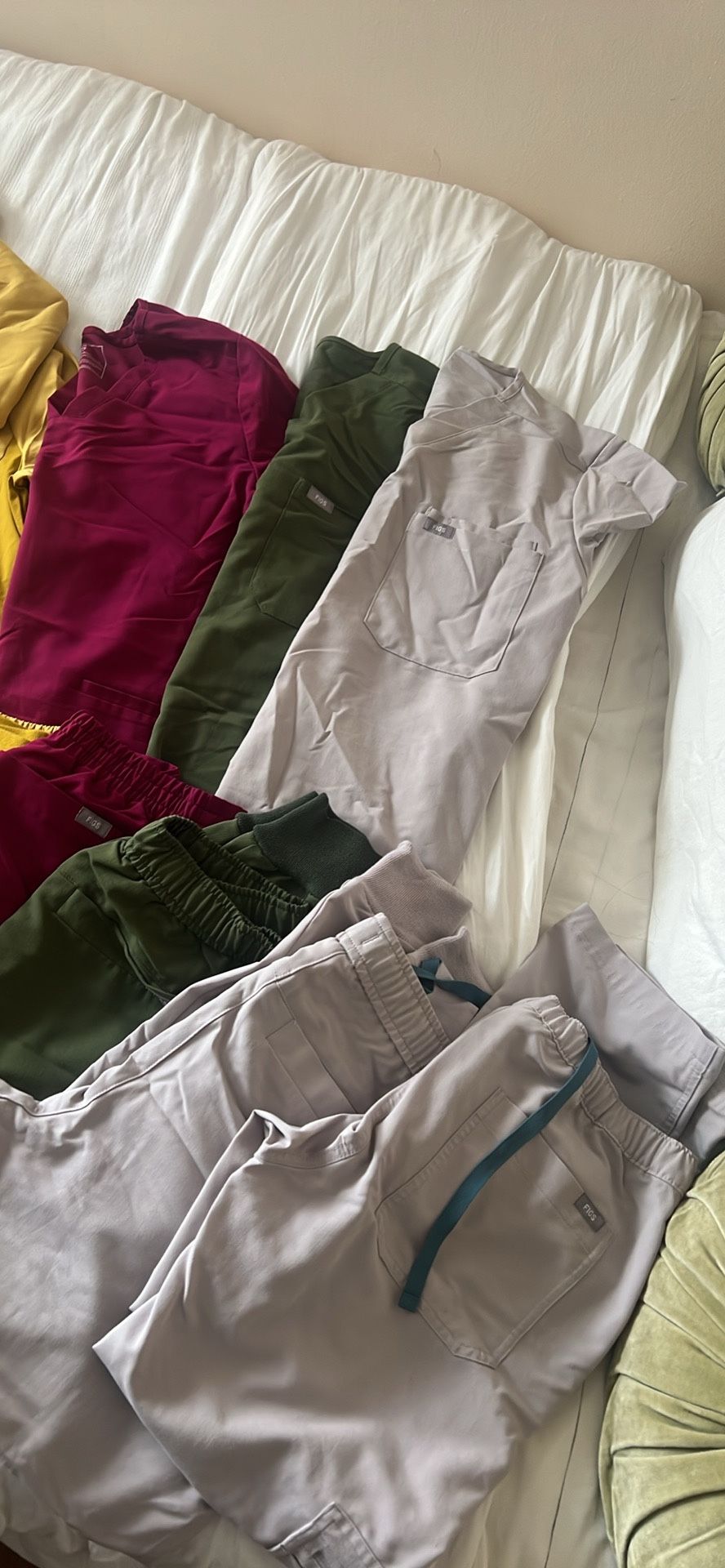 BRAND NEW-figs scrubs