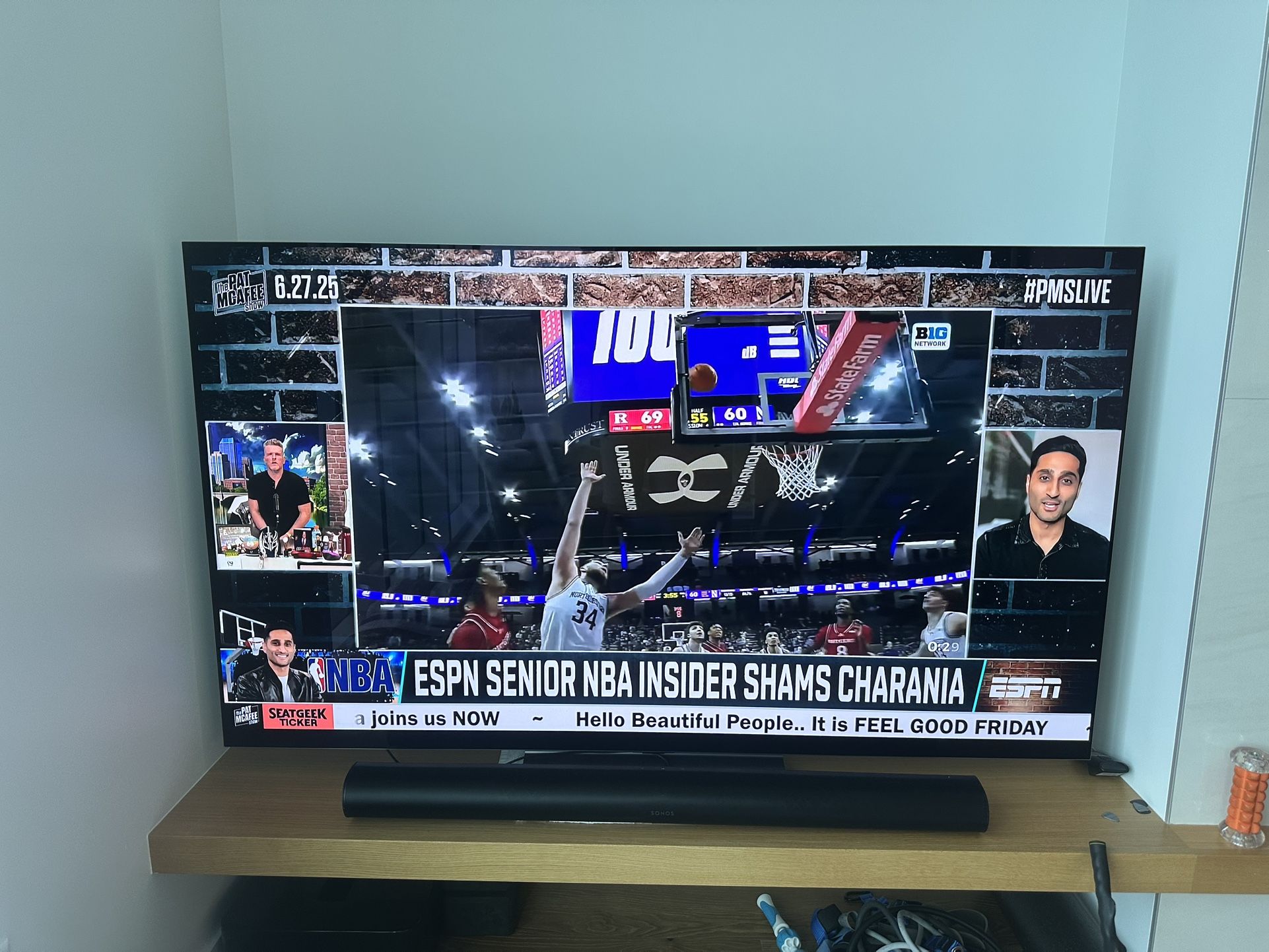 Like New TV 77 Inch