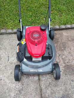 Honda GVC160 mulching mower barely used