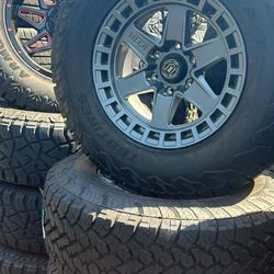 WHEELS ICON 17” BRAND NEW