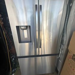 SAMSUNG SMART COUNTER DEPTH FRENCH DOOR REFRIGERATOR/ ICE BITE/ CUBE/ CRUSHED ICE