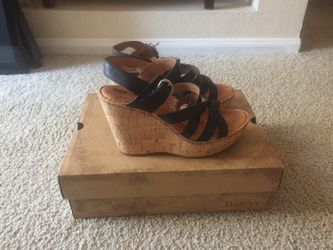 Born Shoes Zela Wedge Size 9
