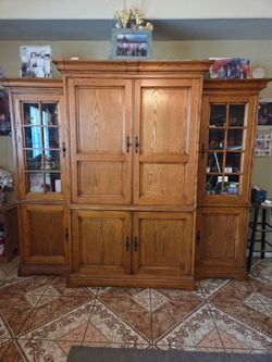 Solid Oak 3-Piece Entertainment Center / Wall Unit