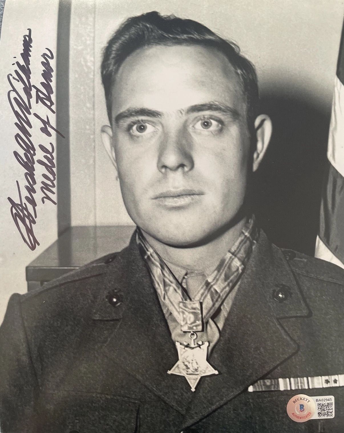 HERSHEL WILLIAMS MEDAL OF HONOR AUTOGRAPHED 8x10 PHOTO BECKETT BAS BA02945