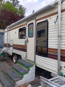 Free 5th wheel trailer.