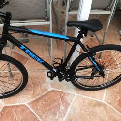 TREK BICYCLE 820  AT550
