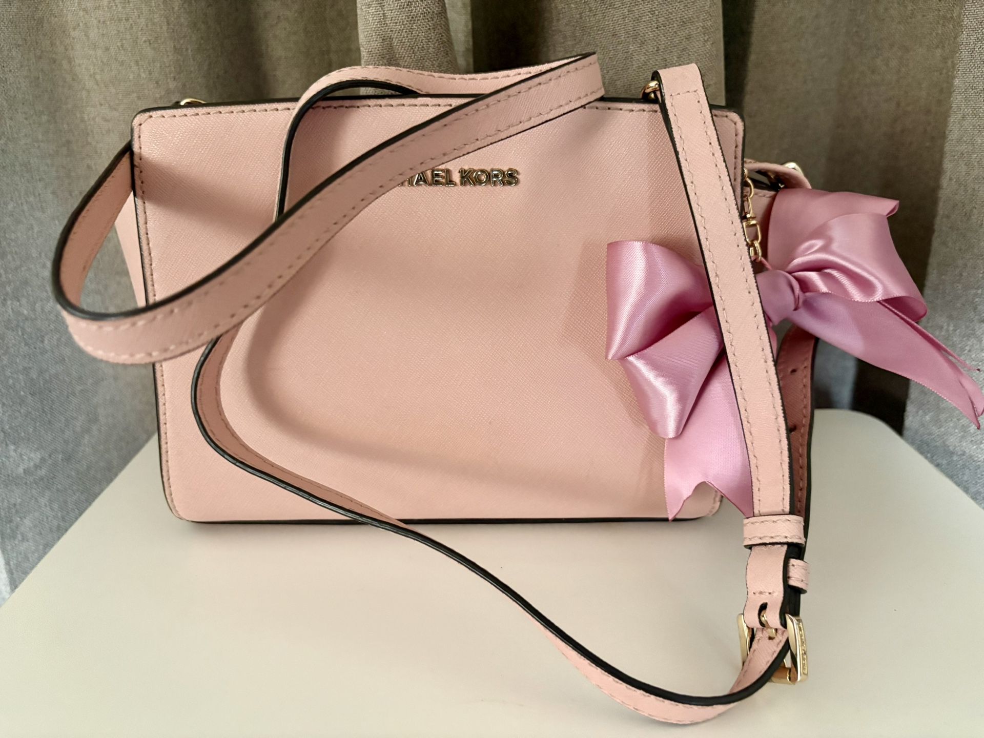 Michael Kors Selma Messenger Crossbody