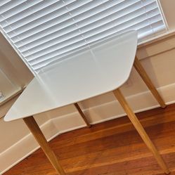 UNIVERSITY HEIGHTS / HILLCREST Modern Kitchen Dining Room Table for 2 or 4 WHITE / SOLID BIRCH WOOD LEGS 31x35, 29” High. Desk, Art, Craft, Work