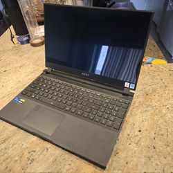 Gigabyte AERO 15 OLED – 4K AMOLED – RTX 3060 