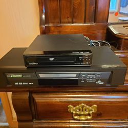 2 DVD Players/ No Remotes/ As is