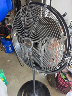 Utilitech pro fan large standing