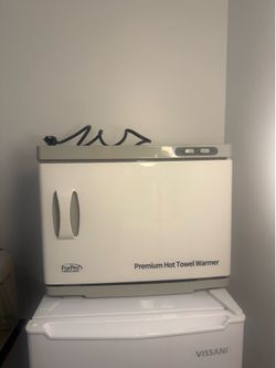 Hot towel warmer